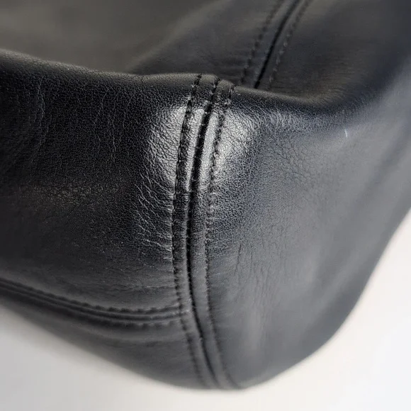 Vintage Coach Navy Blue Leather Belted Pouch - Picture 13 of 14